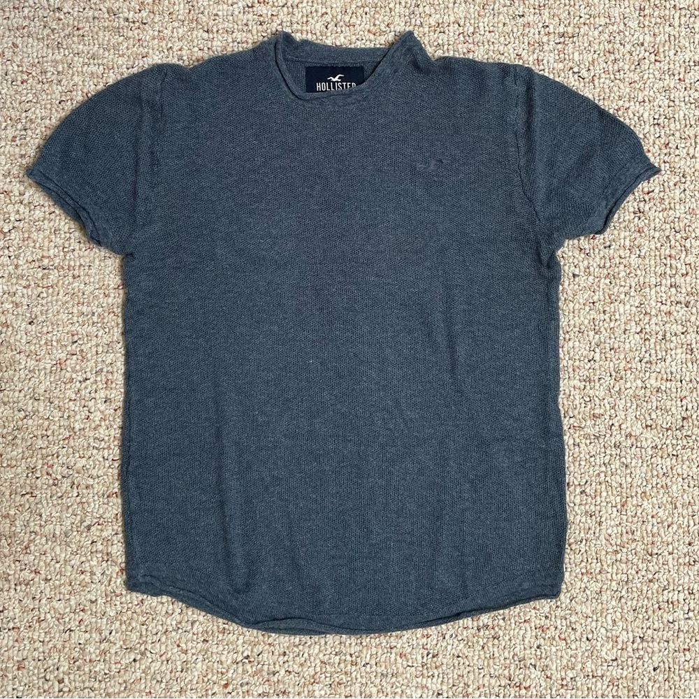 Hollister t-shirt